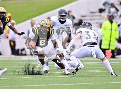 Thumbnail 1 in Fort Bend Marshall vs. Lake Creek (UIL 5A Regional Semifinal) photogallery.