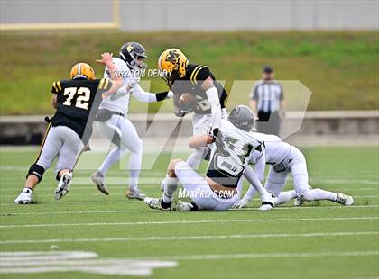 Thumbnail 1 in Fort Bend Marshall vs. Lake Creek (UIL 5A Regional Semifinal) photogallery.