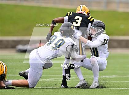Thumbnail 1 in Fort Bend Marshall vs. Lake Creek (UIL 5A Regional Semifinal) photogallery.