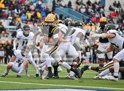 Thumbnail 2 in Fort Bend Marshall vs. Lake Creek (UIL 5A Regional Semifinal) photogallery.