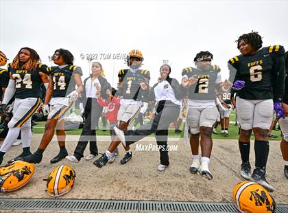 Thumbnail 1 in Fort Bend Marshall vs. Lake Creek (UIL 5A Regional Semifinal) photogallery.