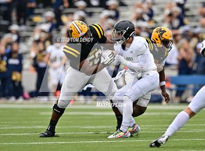 Thumbnail 3 in Fort Bend Marshall vs. Lake Creek (UIL 5A Regional Semifinal) photogallery.