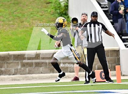 Thumbnail 3 in Fort Bend Marshall vs. Lake Creek (UIL 5A Regional Semifinal) photogallery.