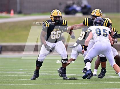 Thumbnail 2 in Fort Bend Marshall vs. Lake Creek (UIL 5A Regional Semifinal) photogallery.