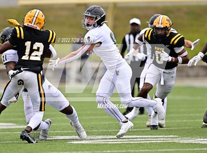 Thumbnail 2 in Fort Bend Marshall vs. Lake Creek (UIL 5A Regional Semifinal) photogallery.