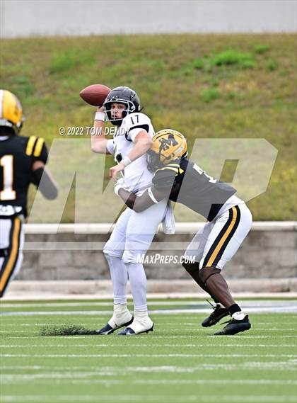 Thumbnail 1 in Fort Bend Marshall vs. Lake Creek (UIL 5A Regional Semifinal) photogallery.