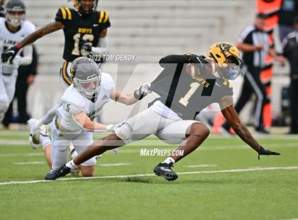 Thumbnail 3 in Fort Bend Marshall vs. Lake Creek (UIL 5A Regional Semifinal) photogallery.