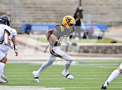 Thumbnail 3 in Fort Bend Marshall vs. Lake Creek (UIL 5A Regional Semifinal) photogallery.