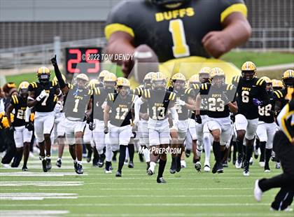 Thumbnail 2 in Fort Bend Marshall vs. Lake Creek (UIL 5A Regional Semifinal) photogallery.