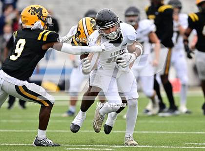 Thumbnail 2 in Fort Bend Marshall vs. Lake Creek (UIL 5A Regional Semifinal) photogallery.