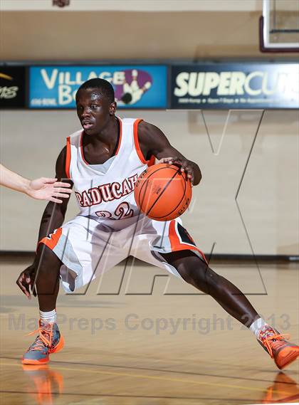 Thumbnail 3 in Holliday vs. Paducah (Fantasy of Lights Tournament) photogallery.