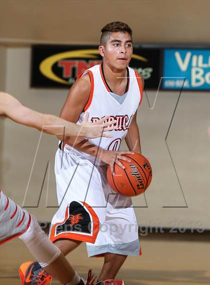 Thumbnail 3 in Holliday vs. Paducah (Fantasy of Lights Tournament) photogallery.