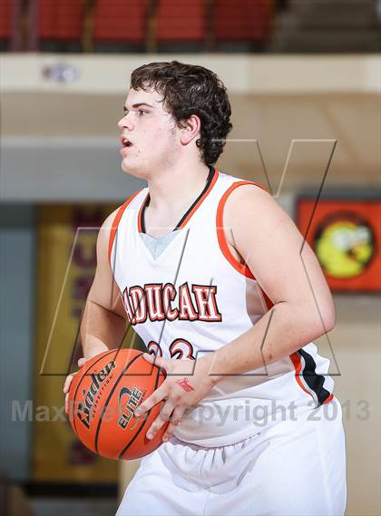 Thumbnail 1 in Holliday vs. Paducah (Fantasy of Lights Tournament) photogallery.