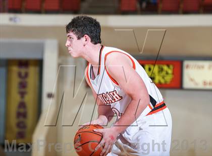 Thumbnail 3 in Holliday vs. Paducah (Fantasy of Lights Tournament) photogallery.