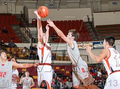 Thumbnail 2 in Holliday vs. Paducah (Fantasy of Lights Tournament) photogallery.