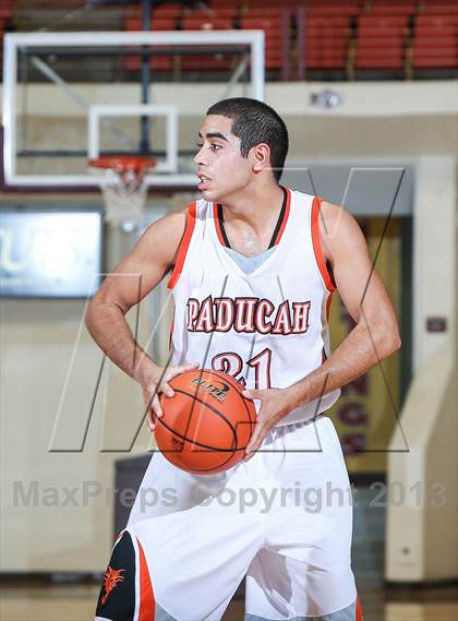 Thumbnail 1 in Holliday vs. Paducah (Fantasy of Lights Tournament) photogallery.