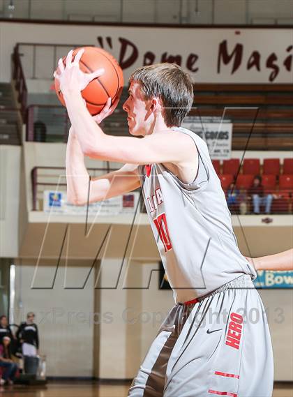 Thumbnail 3 in Holliday vs. Paducah (Fantasy of Lights Tournament) photogallery.