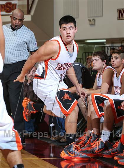 Thumbnail 3 in Holliday vs. Paducah (Fantasy of Lights Tournament) photogallery.