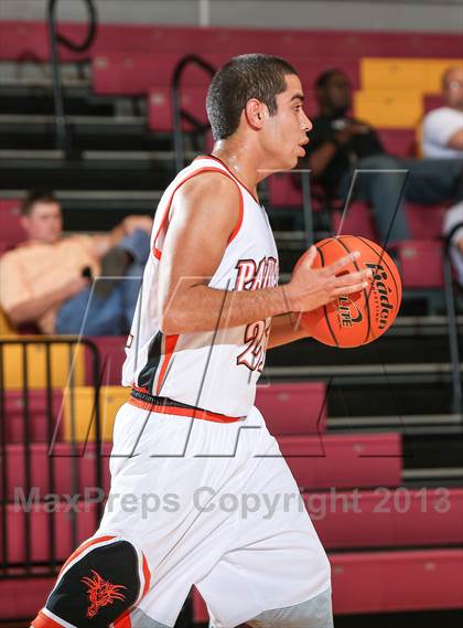 Thumbnail 2 in Holliday vs. Paducah (Fantasy of Lights Tournament) photogallery.