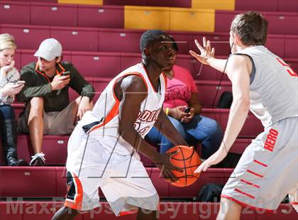Thumbnail 3 in Holliday vs. Paducah (Fantasy of Lights Tournament) photogallery.