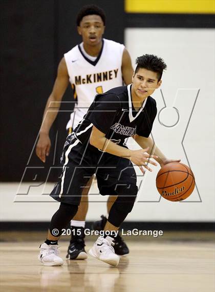 Thumbnail 2 in Paschal vs. McKinney photogallery.