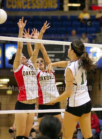 Thumbnail 1 in Oakdale vs. St. Mary's (CIF SJS D3 Final) photogallery.