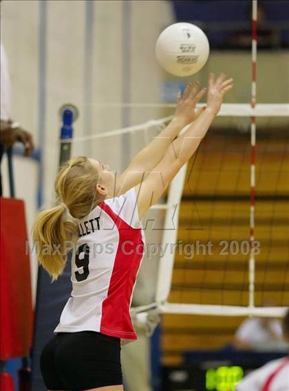 Thumbnail 2 in Oakdale vs. St. Mary's (CIF SJS D3 Final) photogallery.
