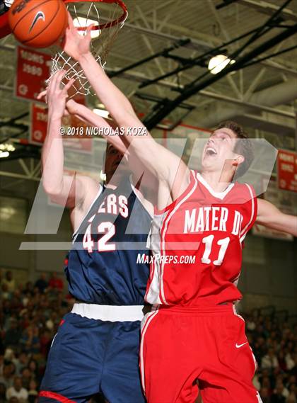 Thumbnail 2 in Lake Oswego @ Mater Dei (Nike Extravaganza)  photogallery.