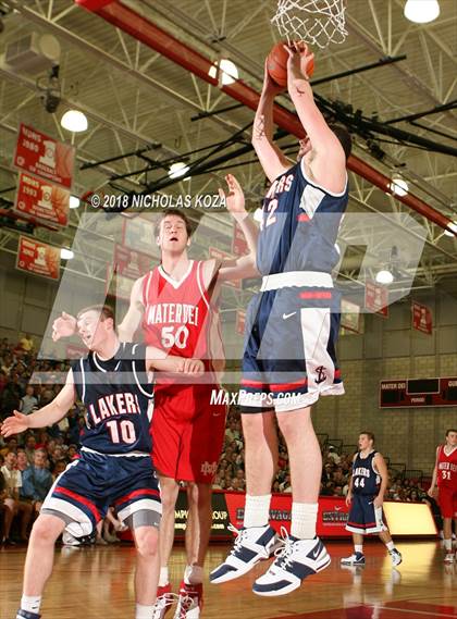 Thumbnail 1 in Lake Oswego @ Mater Dei (Nike Extravaganza)  photogallery.