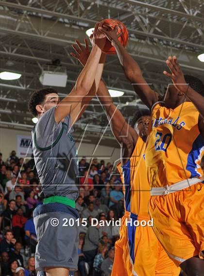 Thumbnail 1 in King vs. Chino Hills (MaxPreps Holiday Classic) photogallery.
