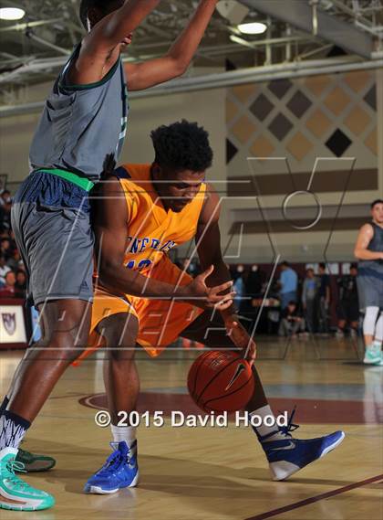 Thumbnail 3 in King vs. Chino Hills (MaxPreps Holiday Classic) photogallery.