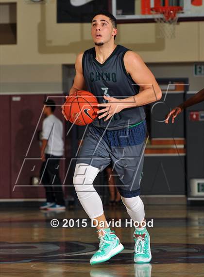 Thumbnail 1 in King vs. Chino Hills (MaxPreps Holiday Classic) photogallery.
