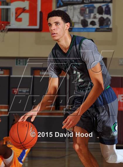 Thumbnail 3 in King vs. Chino Hills (MaxPreps Holiday Classic) photogallery.