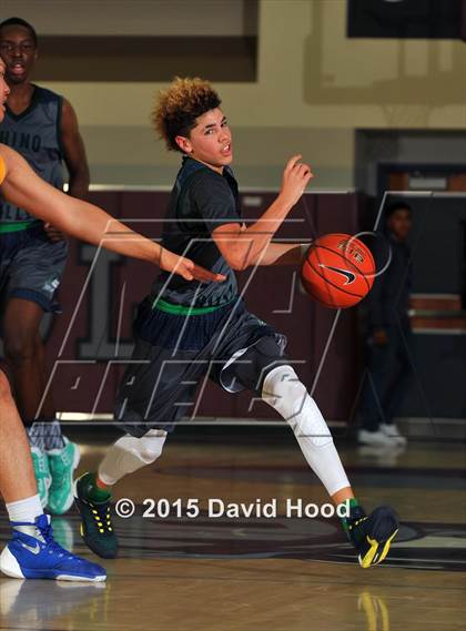 Thumbnail 1 in King vs. Chino Hills (MaxPreps Holiday Classic) photogallery.
