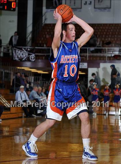 Thumbnail 1 in Benton v. Okawville (Benton Invitational Tournament) photogallery.
