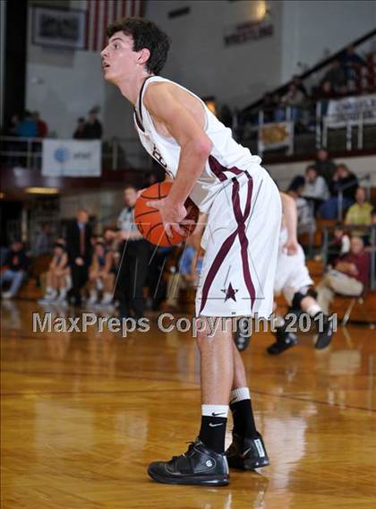 Thumbnail 3 in Benton v. Okawville (Benton Invitational Tournament) photogallery.
