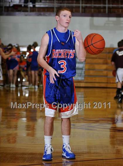 Thumbnail 1 in Benton v. Okawville (Benton Invitational Tournament) photogallery.