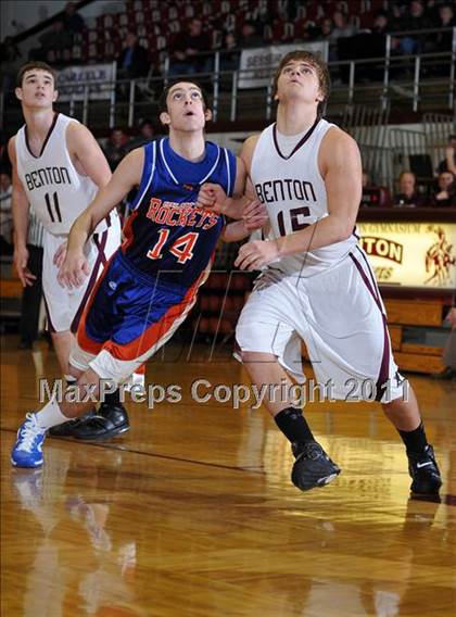 Thumbnail 2 in Benton v. Okawville (Benton Invitational Tournament) photogallery.