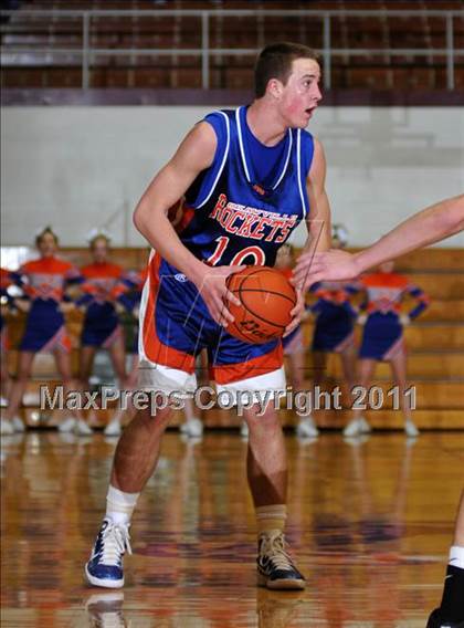 Thumbnail 1 in Benton v. Okawville (Benton Invitational Tournament) photogallery.