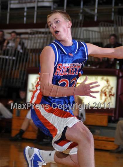 Thumbnail 1 in Benton v. Okawville (Benton Invitational Tournament) photogallery.