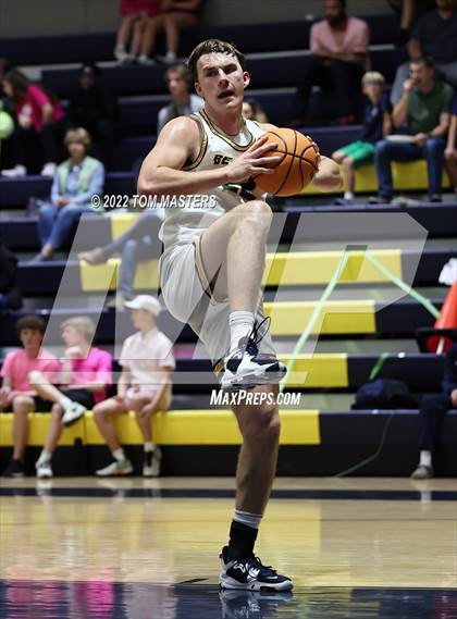 Thumbnail 2 in Concord Academy vs. Greensboro Day School photogallery.