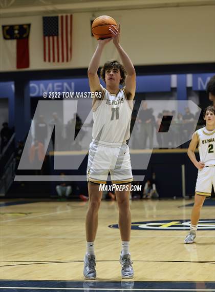 Thumbnail 2 in Concord Academy vs. Greensboro Day School photogallery.