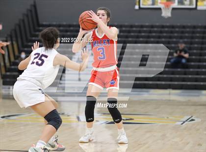 Thumbnail 1 in Licking Valley vs. Bishop Hartley (OHSAA D2 District Semifinal) photogallery.