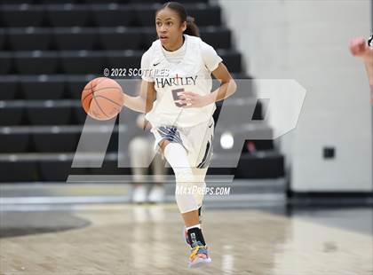 Thumbnail 1 in Licking Valley vs. Bishop Hartley (OHSAA D2 District Semifinal) photogallery.