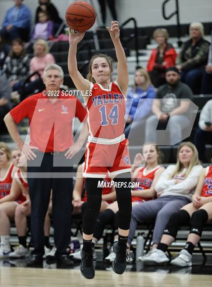 Thumbnail 1 in Licking Valley vs. Bishop Hartley (OHSAA D2 District Semifinal) photogallery.