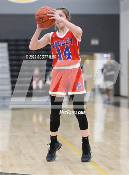 Thumbnail 3 in Licking Valley vs. Bishop Hartley (OHSAA D2 District Semifinal) photogallery.