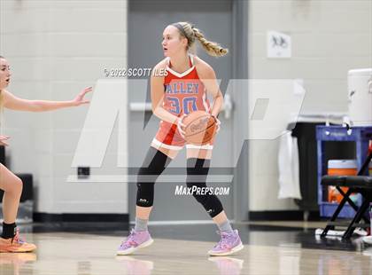Thumbnail 3 in Licking Valley vs. Bishop Hartley (OHSAA D2 District Semifinal) photogallery.