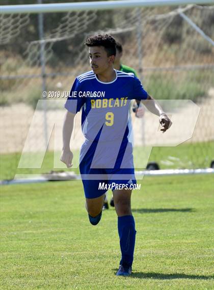Thumbnail 2 in Bloomfield vs. Bosque (Aztec Tiger Shootout) photogallery.