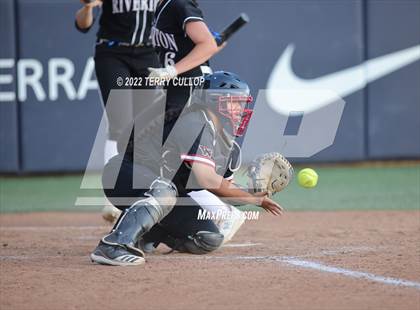 Thumbnail 1 in Riverton vs. West (UHSAA 6A Final Game 1) photogallery.