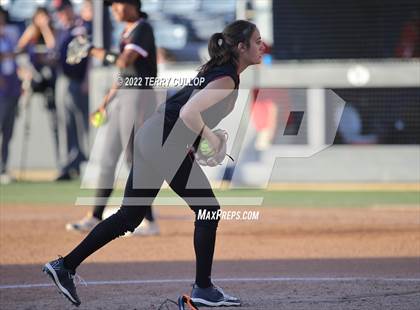 Thumbnail 2 in Riverton vs. West (UHSAA 6A Final Game 1) photogallery.